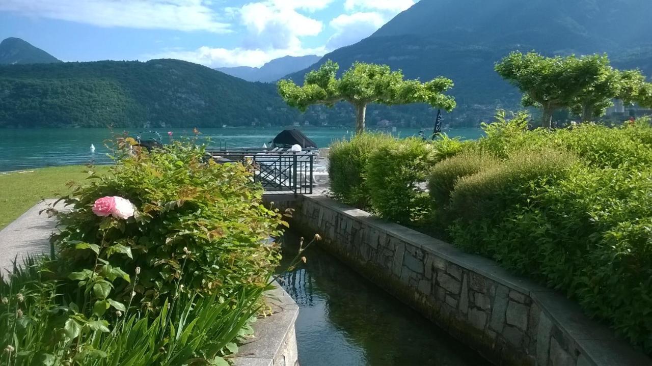 Logement Atypique Avec Vue Unique Panoramique Sur Le Lac D'Annecy, Dans Une Residence Avec Plage Et Ponton Privee Sur La Commune De Дюэн Экстерьер фото