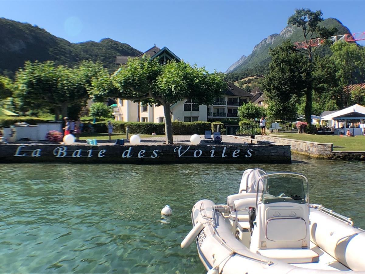Logement Atypique Avec Vue Unique Panoramique Sur Le Lac D'Annecy, Dans Une Residence Avec Plage Et Ponton Privee Sur La Commune De Дюэн Экстерьер фото