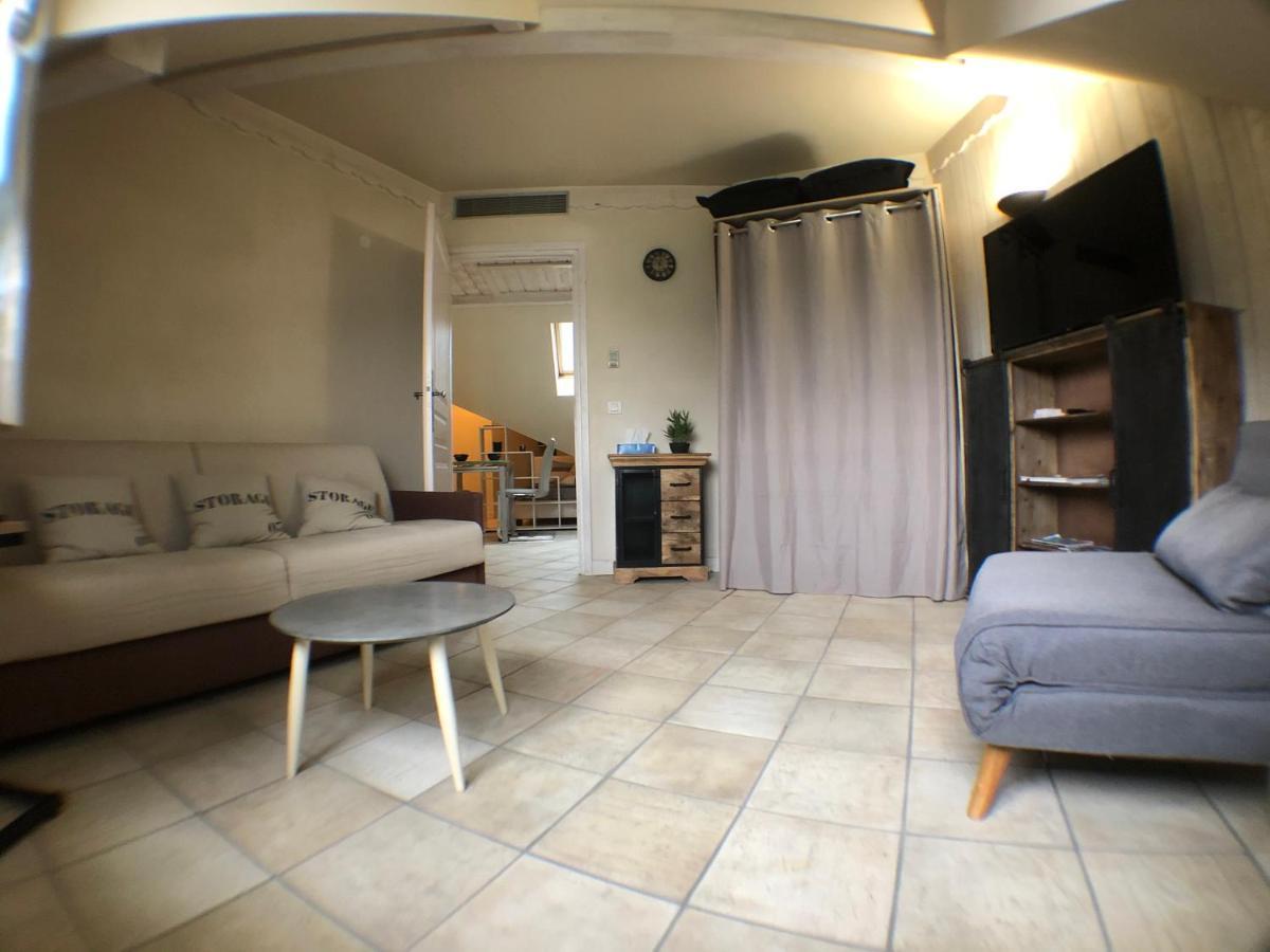 Logement Atypique Avec Vue Unique Panoramique Sur Le Lac D'Annecy, Dans Une Residence Avec Plage Et Ponton Privee Sur La Commune De Дюэн Экстерьер фото