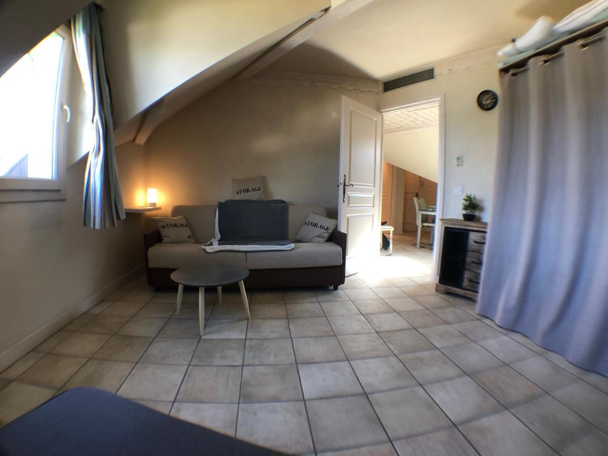 Logement Atypique Avec Vue Unique Panoramique Sur Le Lac D'Annecy, Dans Une Residence Avec Plage Et Ponton Privee Sur La Commune De Дюэн Экстерьер фото